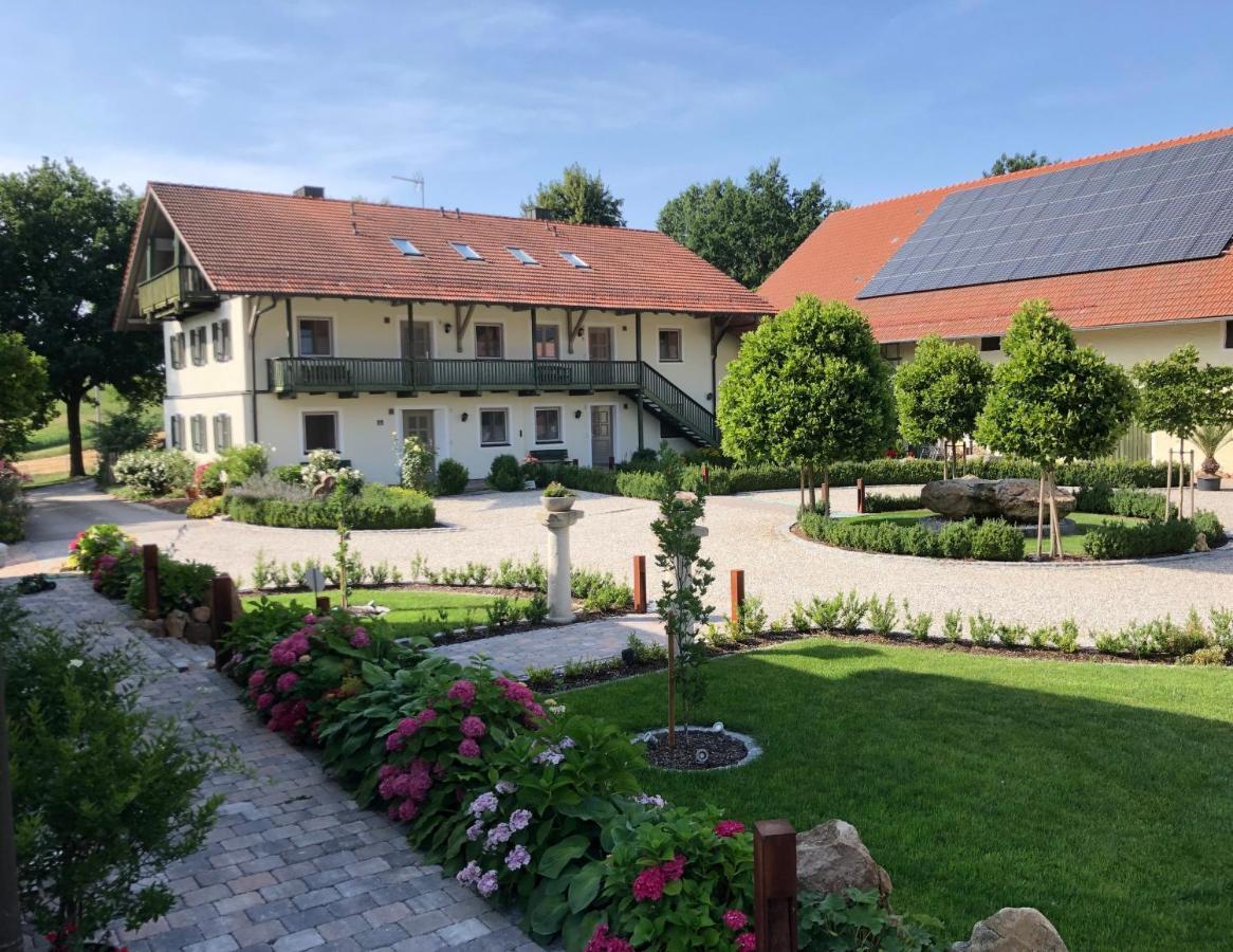 Gut Schwarz-N Hof Ferienwohnungen Bad Griesbach  Exterior photo